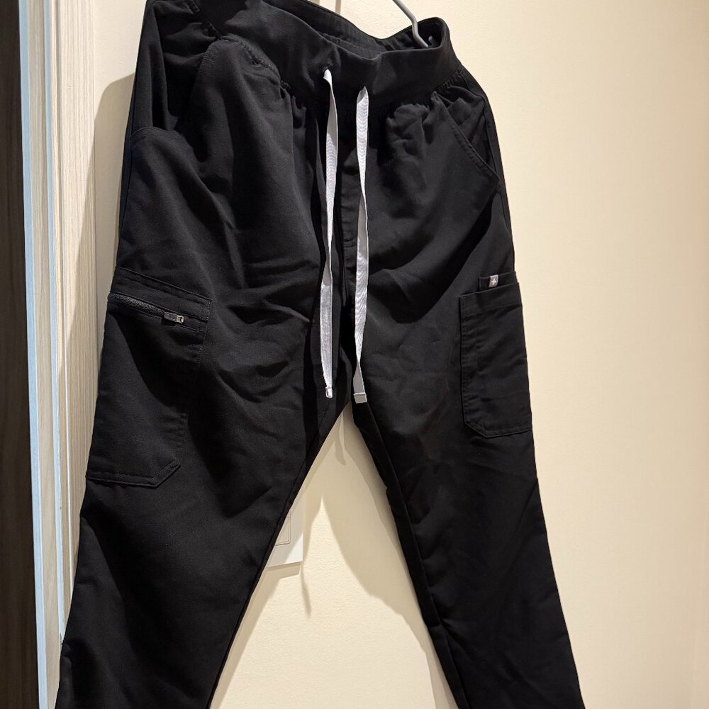 FIGS High Waisted Yola Skinny Scrub Pants: Size Medium Petite, Black